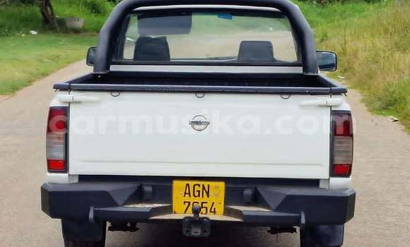 Buy Used Nissan NP 300 White Car in Harare in Harare Buy Used Nissan NP 300 White Car in Harare in Harare