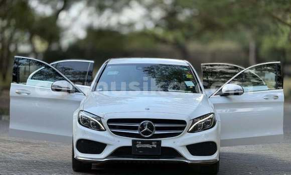 Buy Used Mercedes-Benz C-Classe White Car in Harare in Harare Buy Used Mercedes-Benz C-Classe White Car in Harare in Harare