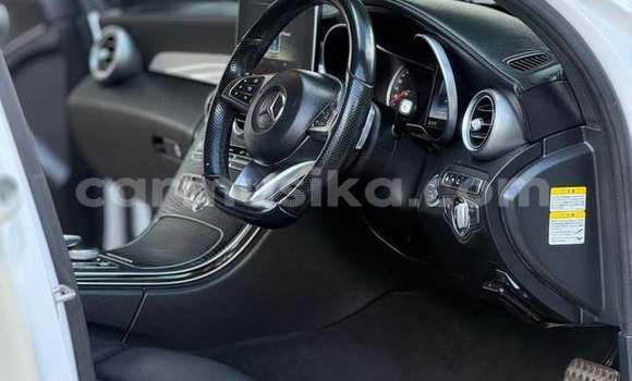 Buy Used Mercedes-Benz C-Classe White Car in Harare in Harare Buy Used Mercedes-Benz C-Classe White Car in Harare in Harare