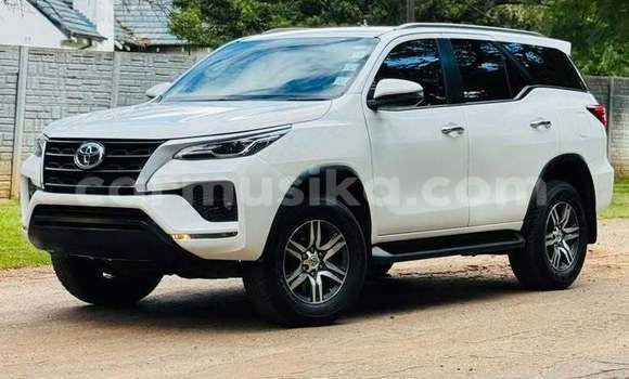 Buy Used Toyota Fortuner White Car in Harare in Harare