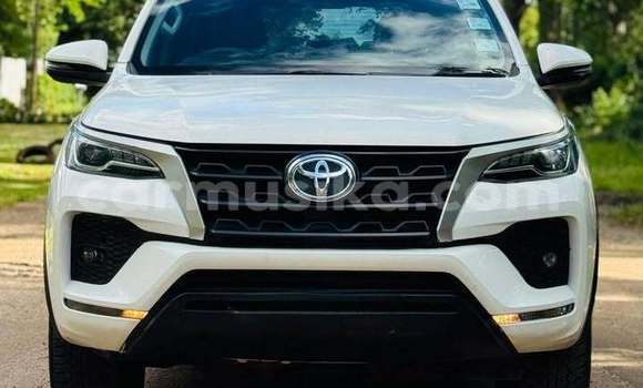 Buy Used Toyota Fortuner White Car in Harare in Harare Buy Used Toyota Fortuner White Car in Harare in Harare