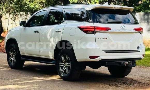 Buy Used Toyota Fortuner White Car in Harare in Harare Buy Used Toyota Fortuner White Car in Harare in Harare