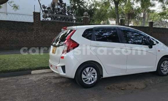 Buy Used Honda Fit White Car in Harare in Harare Buy Used Honda Fit White Car in Harare in Harare