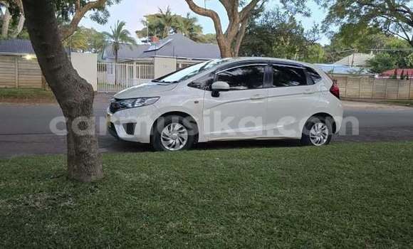 Buy Used Honda Fit White Car in Harare in Harare Buy Used Honda Fit White Car in Harare in Harare