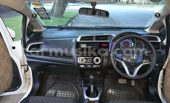Buy Used Honda Fit White Car in Harare in Harare Buy Used Honda Fit White Car in Harare in Harare