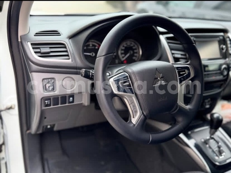 Big with watermark mitsubishi l200 harare harare 38015