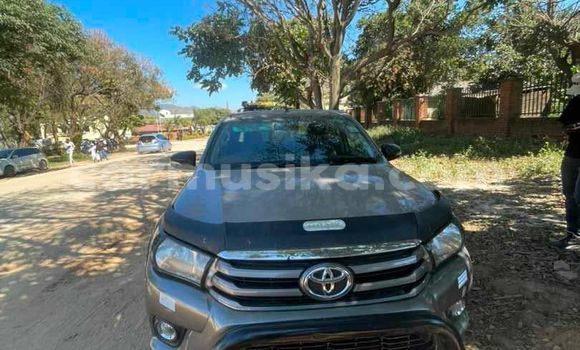 Buy Used Toyota Hilux Brown Car in Harare in Harare