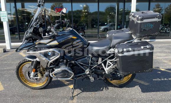 Nunua Ilio tumika BMW R1200GS Adventure Nyeusi Bike ndani ya Harare nchini Harare Nunua Ilio tumika BMW R1200GS Adventure Nyeusi Bike ndani ya Harare nchini Harare