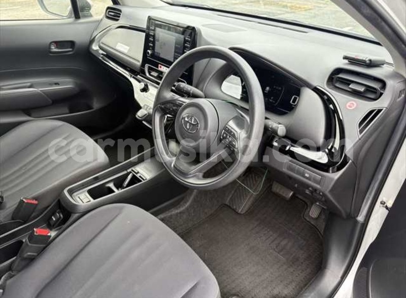 Big with watermark toyota aqua matabeleland south beitbridge 38023