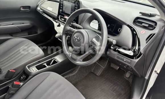 Buy Used Toyota Aqua Silver Car in Beitbridge in Matabeleland South Buy Used Toyota Aqua Silver Car in Beitbridge in Matabeleland South