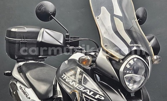 Buy Used Honda XL Black Bike in Beitbridge in Matabeleland South Buy Used Honda XL Black Bike in Beitbridge in Matabeleland South