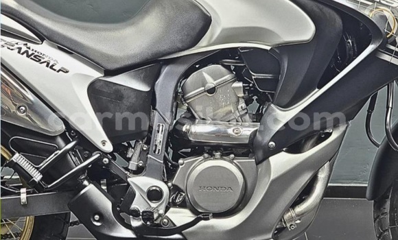 Buy Used Honda XL Black Bike in Beitbridge in Matabeleland South Buy Used Honda XL Black Bike in Beitbridge in Matabeleland South