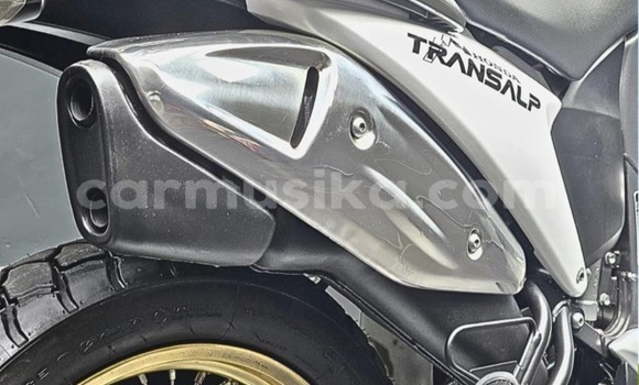 Buy Used Honda XL Black Bike in Beitbridge in Matabeleland South Buy Used Honda XL Black Bike in Beitbridge in Matabeleland South
