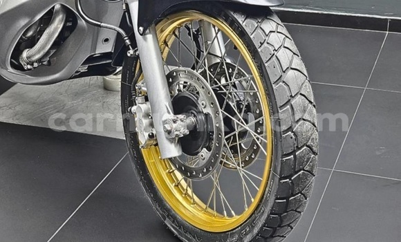 Buy Used Honda XL Black Bike in Beitbridge in Matabeleland South Buy Used Honda XL Black Bike in Beitbridge in Matabeleland South