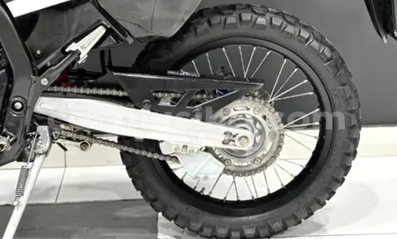 Buy Used Honda CRF250X Red Bike in Beitbridge in Matabeleland South Buy Used Honda CRF250X Red Bike in Beitbridge in Matabeleland South