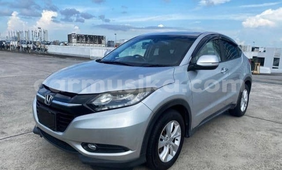 Buy Used Honda Vezel Silver Car in Beitbridge in Matabeleland South
