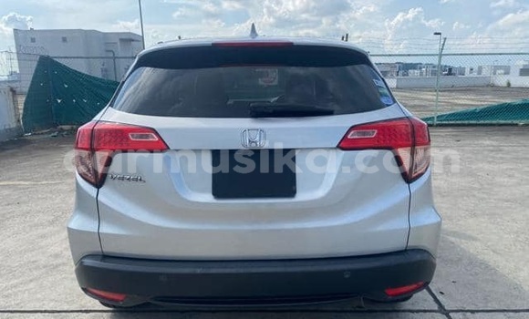 Buy Used Honda Vezel Silver Car in Beitbridge in Matabeleland South Buy Used Honda Vezel Silver Car in Beitbridge in Matabeleland South