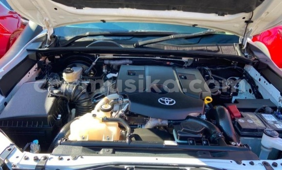 Buy Used Toyota Hilux White Car in Beitbridge in Matabeleland South Buy Used Toyota Hilux White Car in Beitbridge in Matabeleland South