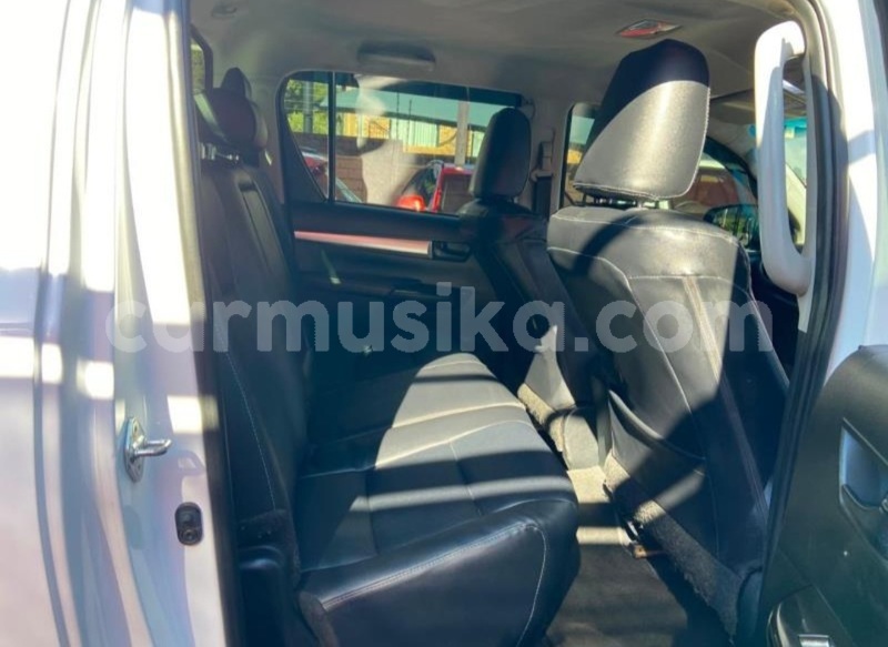 Big with watermark toyota hilux matabeleland south beitbridge 38027