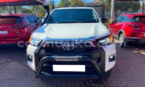 Buy Used Toyota Hilux White Car in Beitbridge in Matabeleland South Buy Used Toyota Hilux White Car in Beitbridge in Matabeleland South