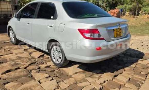 Nunua Ilio tumika Honda Fit Aria Nyingine Gari ndani ya Harare nchini Harare