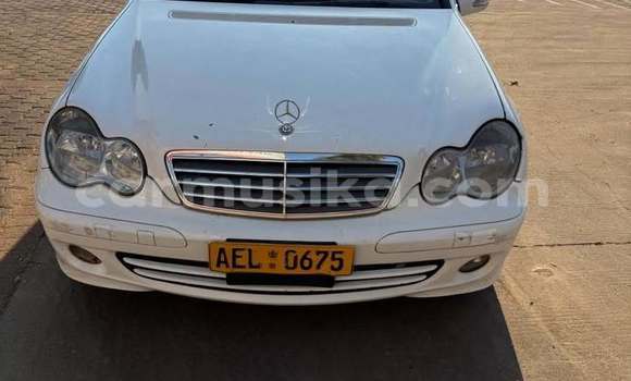 Buy Used Mercedes‒Benz C–Class White Car in Dzivarasekwa in Harare