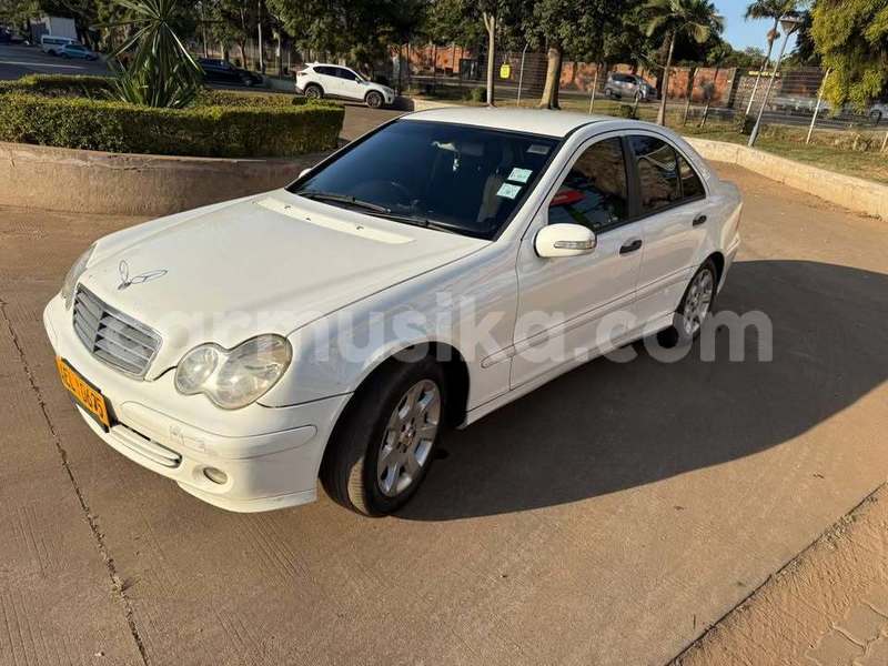 Big with watermark mercedes benz c class harare dzivarasekwa 38083