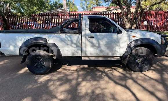 Buy Used Nissan NP 300 White Car in Bulawayo in Bulawayo Buy Used Nissan NP 300 White Car in Bulawayo in Bulawayo