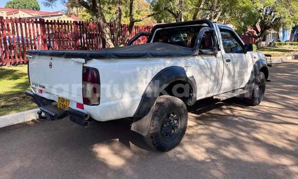 Buy Used Nissan NP 300 White Car in Bulawayo in Bulawayo Buy Used Nissan NP 300 White Car in Bulawayo in Bulawayo
