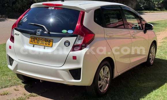 Buy Used Honda Fit White Car in Harare in Harare Buy Used Honda Fit White Car in Harare in Harare