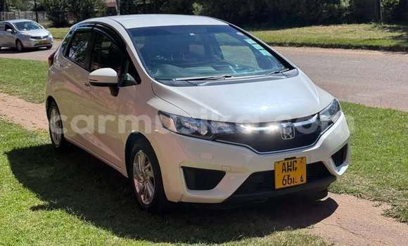Buy Used Honda Fit White Car in Harare in Harare Buy Used Honda Fit White Car in Harare in Harare
