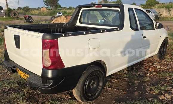 Buy Used Nissan NP 300 White Car in Harare in Harare