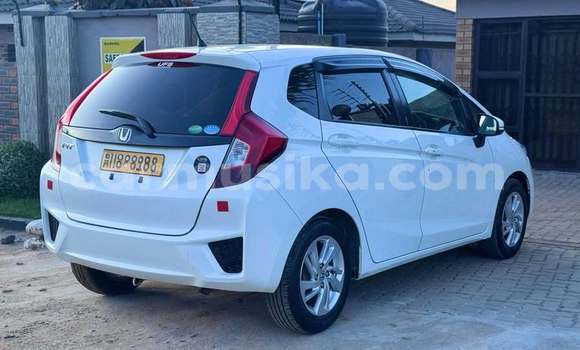 Buy Used Honda Fit White Car in Harare in Harare Buy Used Honda Fit White Car in Harare in Harare