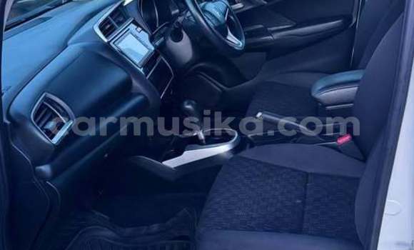 Buy Used Honda Fit White Car in Harare in Harare Buy Used Honda Fit White Car in Harare in Harare