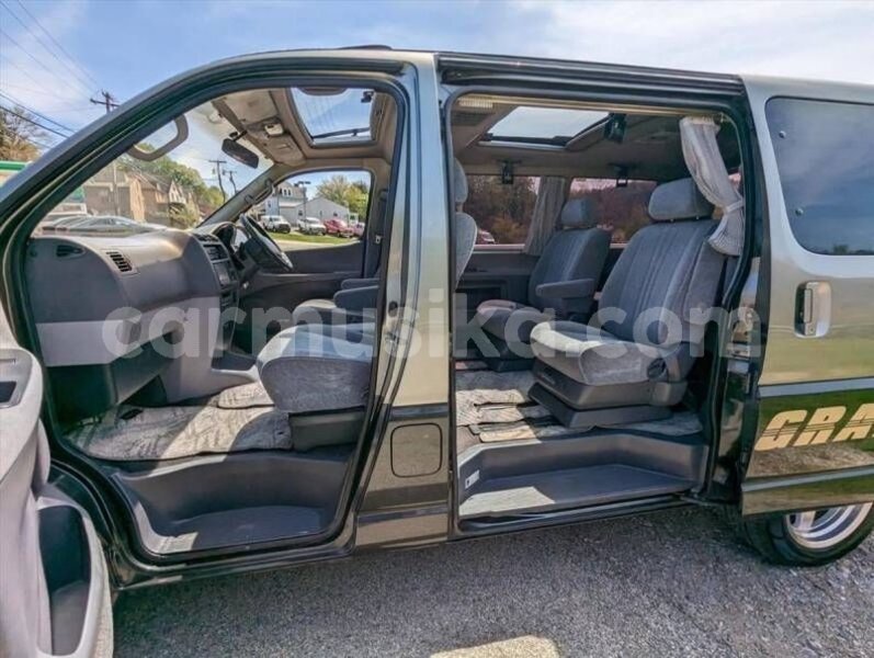 Big with watermark toyota granvia matabeleland south beitbridge 38111