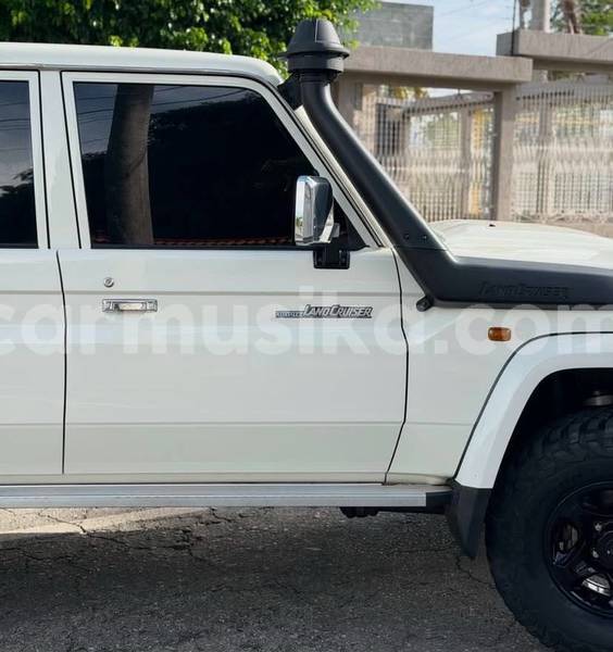 Big with watermark toyota land cruiser harare harare 38117