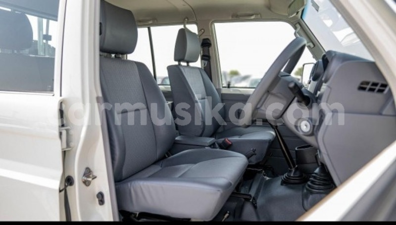 Big with watermark toyota land cruiser harare harare 38117