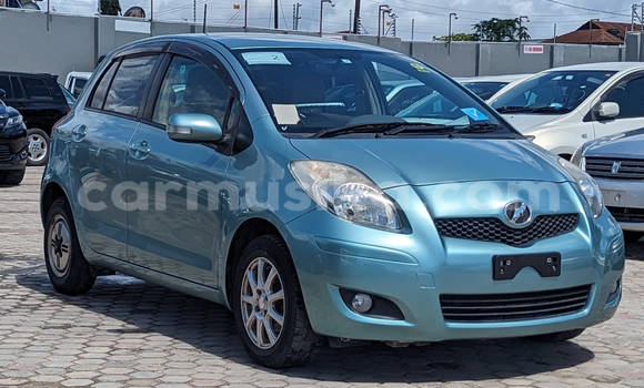 Buy Used Toyota Vitz Blue Car in Beitbridge in Matabeleland South