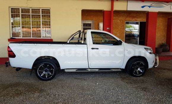 Acheter Occasion Voiture Toyota Hilux Blanc à Beitbridge, Matabeleland South Acheter Occasion Voiture Toyota Hilux Blanc à Beitbridge, Matabeleland South