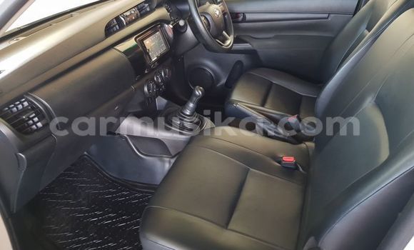 Acheter Occasion Voiture Toyota Hilux Blanc à Beitbridge, Matabeleland South Acheter Occasion Voiture Toyota Hilux Blanc à Beitbridge, Matabeleland South