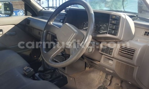 Acheter Occasion Voiture Isuzu KB Blanc à Beitbridge, Matabeleland South Acheter Occasion Voiture Isuzu KB Blanc à Beitbridge, Matabeleland South