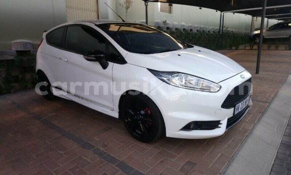 Nunua Ilio tumika Ford Fiesta Nyeupe Gari ndani ya Beitbridge nchini Matabeleland Kusini Nunua Ilio tumika Ford Fiesta Nyeupe Gari ndani ya Beitbridge nchini Matabeleland Kusini