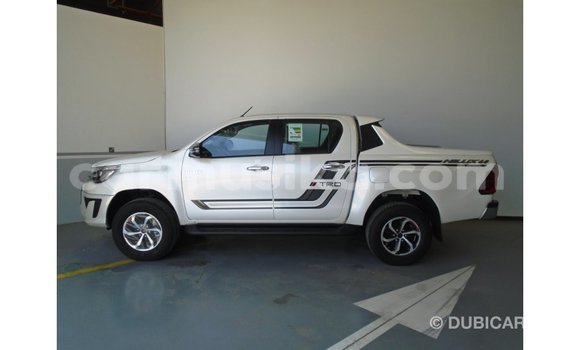 Acheter Import Voiture Toyota Hilux Blanc à Import - Dubai, Harare Acheter Import Voiture Toyota Hilux Blanc à Import - Dubai, Harare