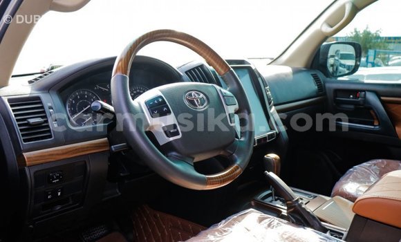 Acheter Import Voiture Toyota Land Cruiser Noir à Import - Dubai, Harare Acheter Import Voiture Toyota Land Cruiser Noir à Import - Dubai, Harare