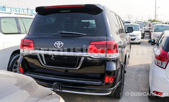 Acheter Import Voiture Toyota Land Cruiser Noir à Import - Dubai, Harare Acheter Import Voiture Toyota Land Cruiser Noir à Import - Dubai, Harare