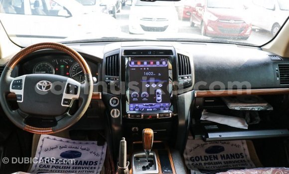 Acheter Import Voiture Toyota Land Cruiser Noir à Import - Dubai, Harare Acheter Import Voiture Toyota Land Cruiser Noir à Import - Dubai, Harare