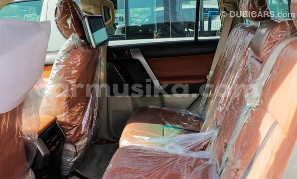 Acheter Import Voiture Toyota Prado Rouge à Import - Dubai, Harare Acheter Import Voiture Toyota Prado Rouge à Import - Dubai, Harare