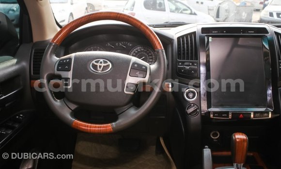 Tenga Imported Toyota Land Cruiser Chena Mota in Import - Dubai in Harare Tenga Imported Toyota Land Cruiser Chena Mota in Import - Dubai in Harare