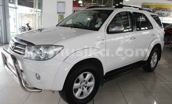 Tenga Tsaru Toyota Fortuner Chena Mota in Beitbridge in Matabeleland South Tenga Tsaru Toyota Fortuner Chena Mota in Beitbridge in Matabeleland South