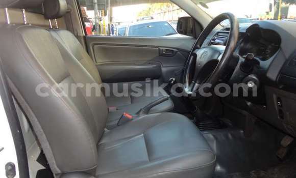 Acheter Occasion Voiture Toyota Hilux Blanc à Beitbridge, Matabeleland South Acheter Occasion Voiture Toyota Hilux Blanc à Beitbridge, Matabeleland South